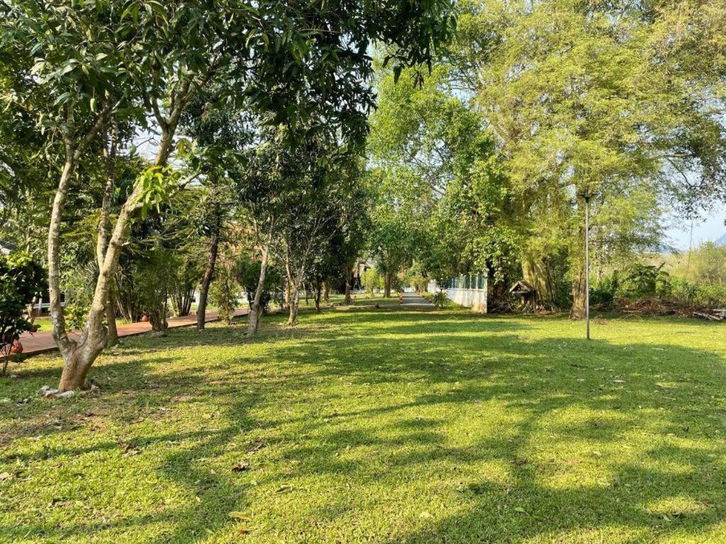 Nam Ou Riverside Resort Ban Vangle Exterior photo