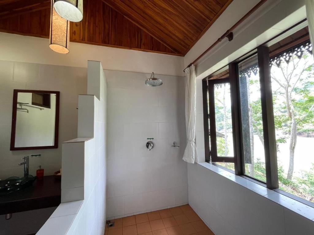 Nam Ou Riverside Resort Ban Vangle Exterior photo